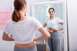 MCTオイルで便秘解消！？ダイエットに最適なMCTオイルの摂り方とは？